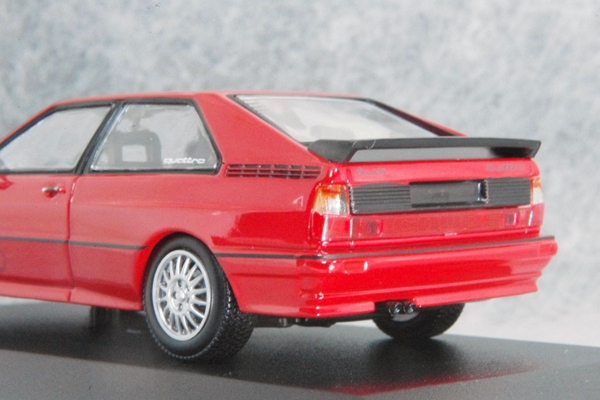 ● 1/43 アウディ 〓 クワトロ / 1981年 レッド 〓 Audi MINICHAMPS
