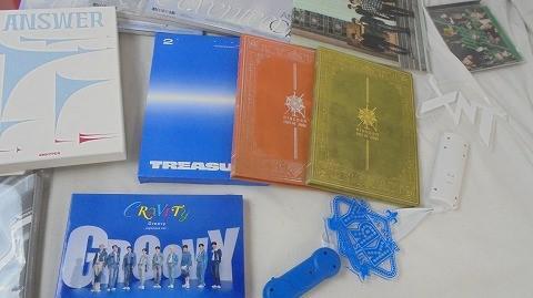 【同梱可】中古品 韓流 ENPHYEN TREASURE SUPER JUNIOR 他 ペンライト アルバム グッズセット