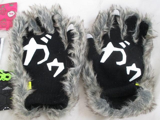 【同梱可】中古品 アーティスト MAN WITH A MISSION ガゥ手袋 缶バッジ 等 グッズセット