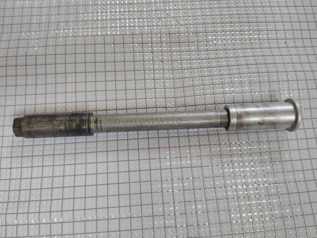 RGV250VJ23A　倒立　フロントアクスル　シャフト