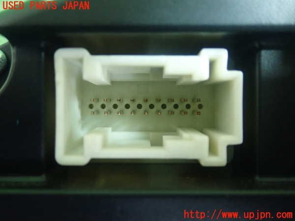 5UPJ-18176170]ベンツ A180 V177(176042)スピードメーター 中古