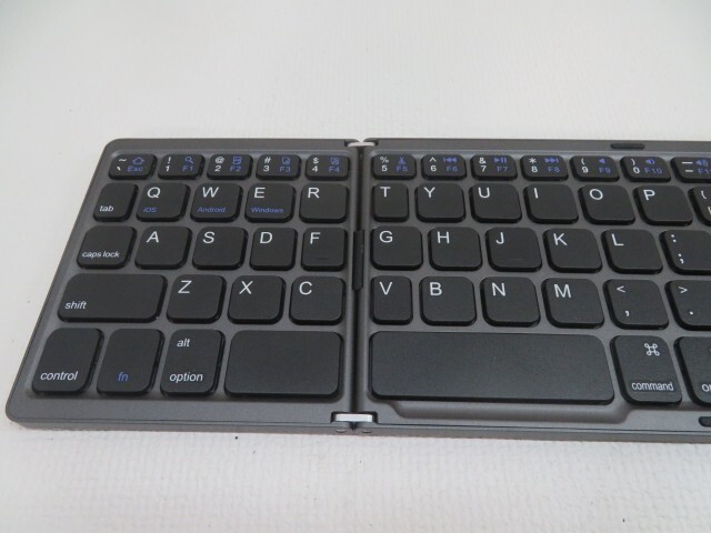 ★ワイヤレスキーボード 折りたたみ式 英語配列 PC用品 動作品 19469★??！