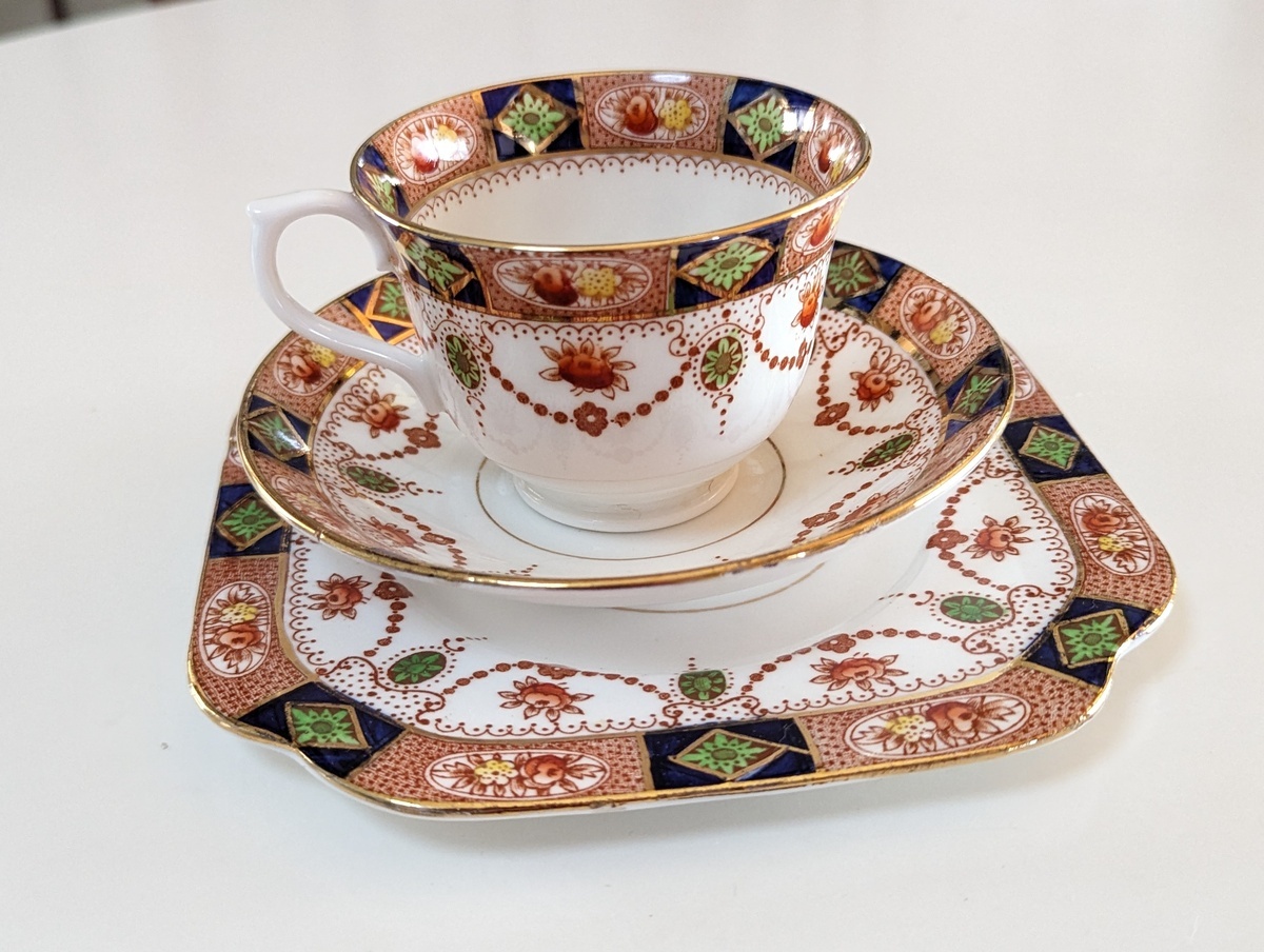 Colclough イギリスアンティーク ケーキプレート ティーカップ トリオ