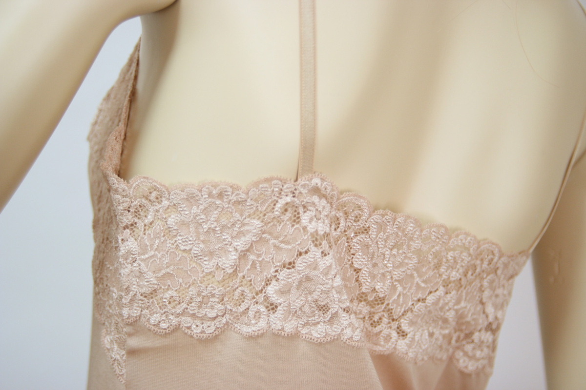 送料無(wú)料◆超お得◆2枚組◆丈:90cm◆S～Mサイズ◆レース付き◆高級(jí)スリップ(80/ベージュ)綿混素材◆快適な著心地&美しいドレープ◆27602