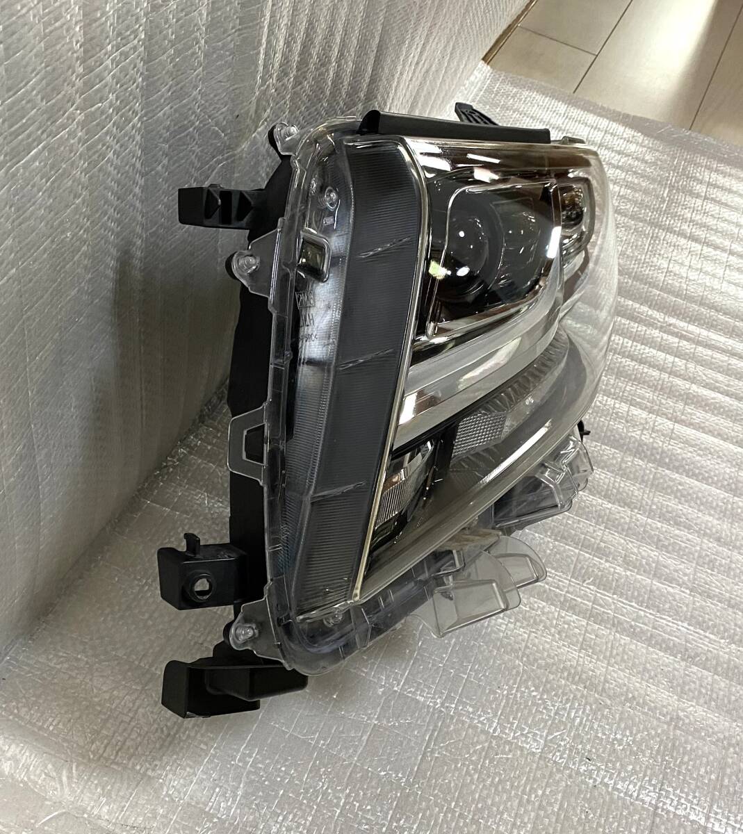AGH30 アルファード　新品未使用 左ヘッドライト　81185-58371 AGH30 アルファード 未使用 左ヘッドライト 81185-58371 Yahoo