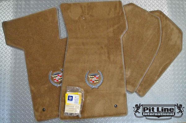 новый товар 80~92 Cadillac brougham коврик на пол язык / эмблема серебряный новый товар 80~92 Cadillac brougham коврик на пол язык / эмблема серебряный