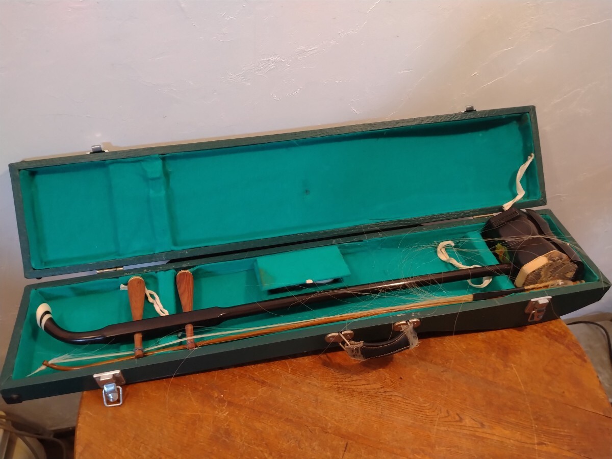 R70619-1 二胡 中国楽器 ケース付き 現状品