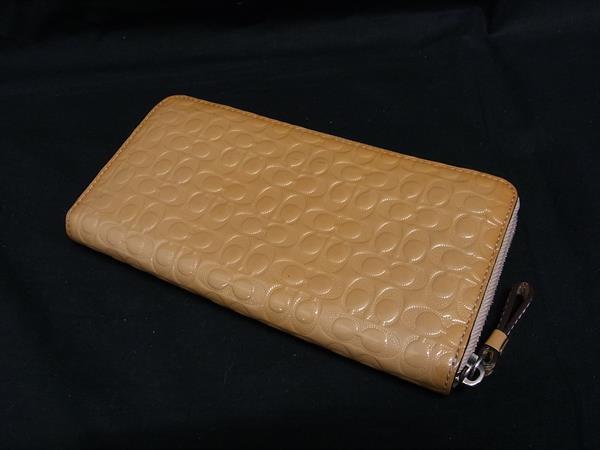 COACH コーチ F52083 パテントレザー ラウンドファスナー 長財布 ウォレット 小銭入れ 札入れ レディース ベージュ系 DI0444