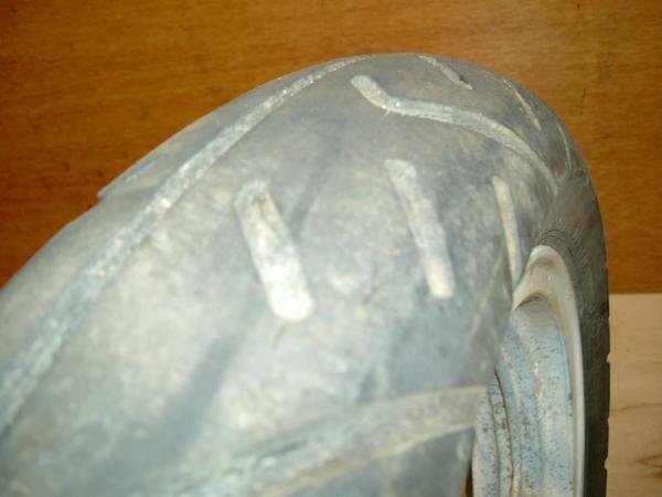 SA0539 FZR250 フロントホイール?タイヤ 2KR-1241