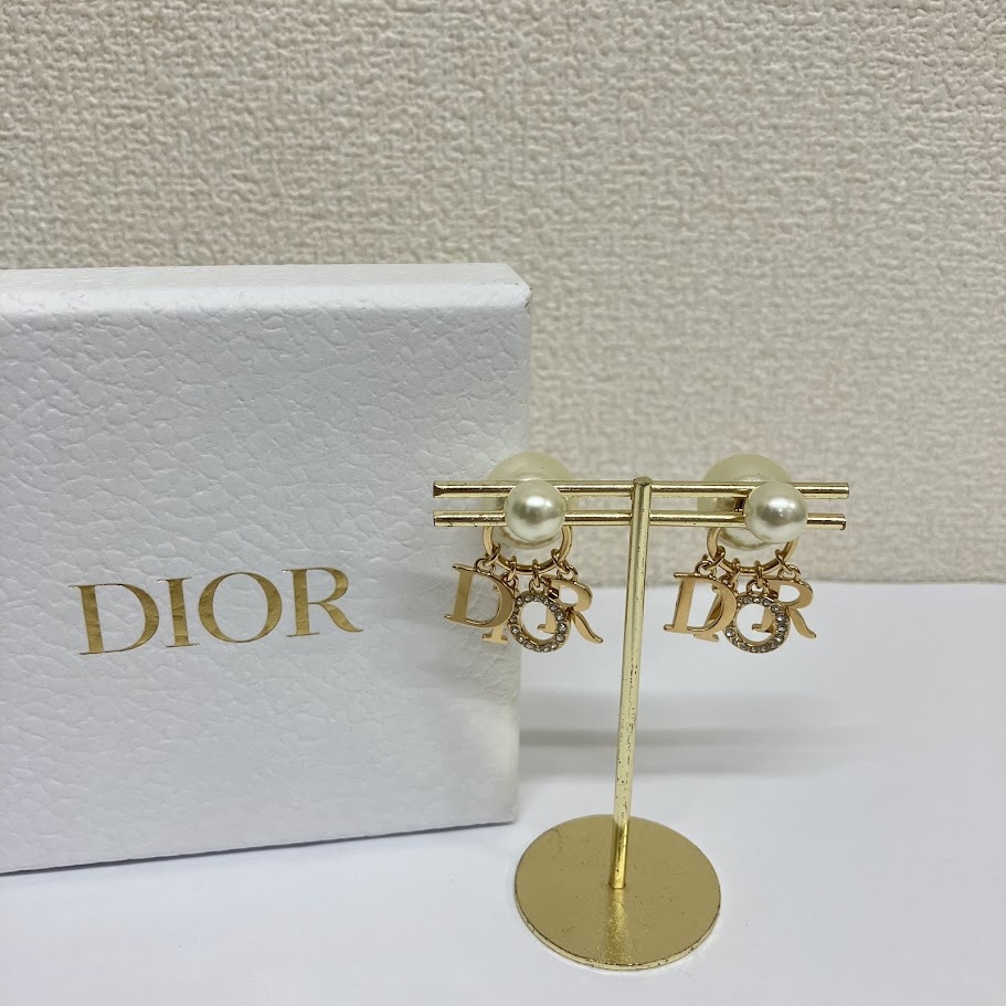Dior ディオール ピアス ラインストーン トライバル フェイクパールロゴピアス　 ゴールドカラーアクセサリー