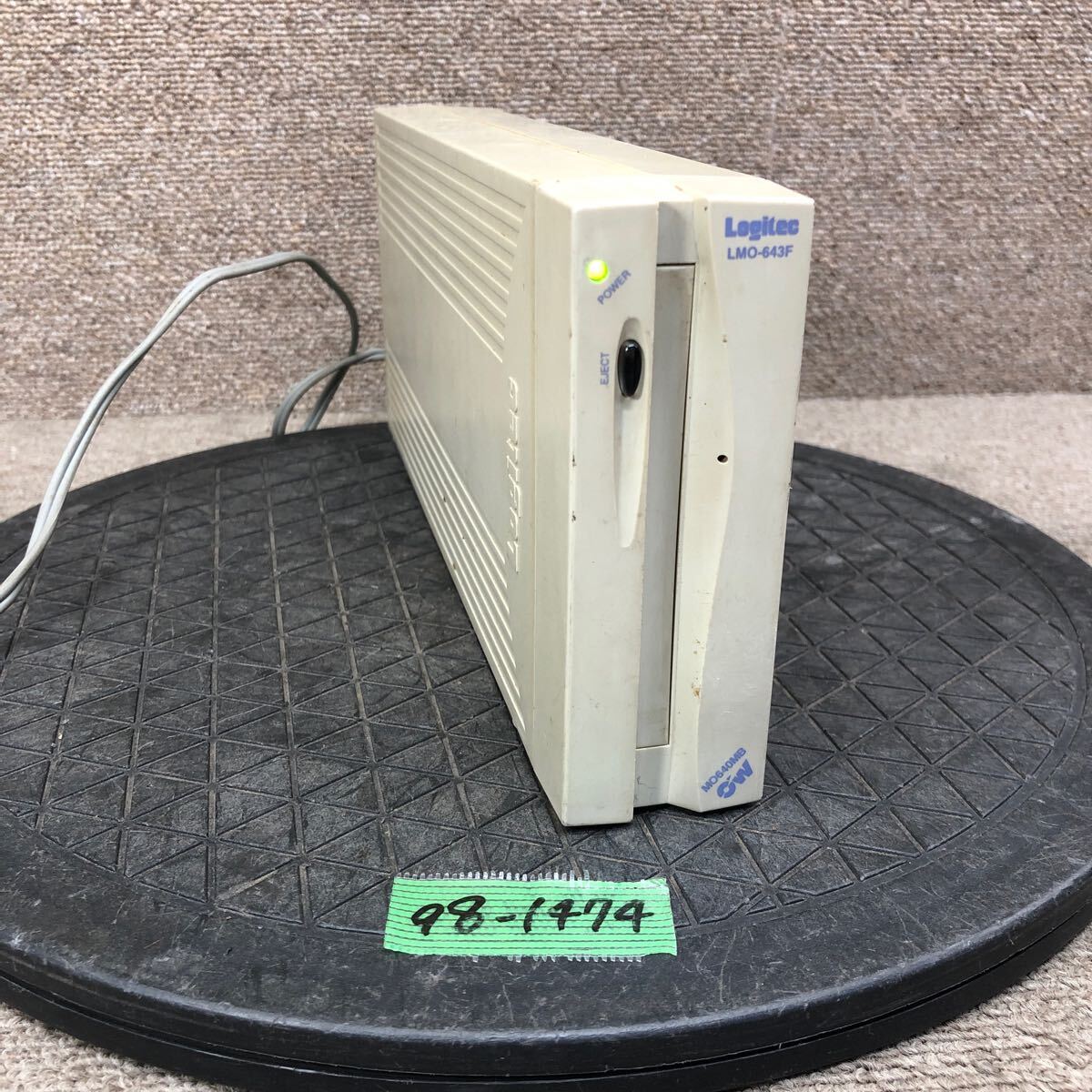 98-1474 激安 レトロPC パーツ 外付け 3.5インチMOドライブ ユニット Logitec LMO-643F 640MB SCSI 通電.電源オン.オフok ジャンク