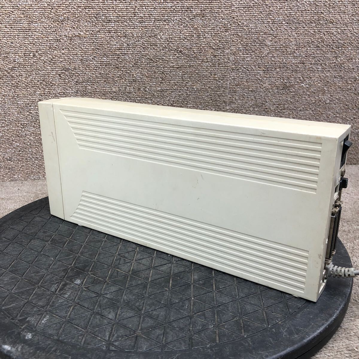 98-1474 激安 レトロPC パーツ 外付け 3.5インチMOドライブ ユニット Logitec LMO-643F 640MB SCSI 通電.電源オン.オフok ジャンク