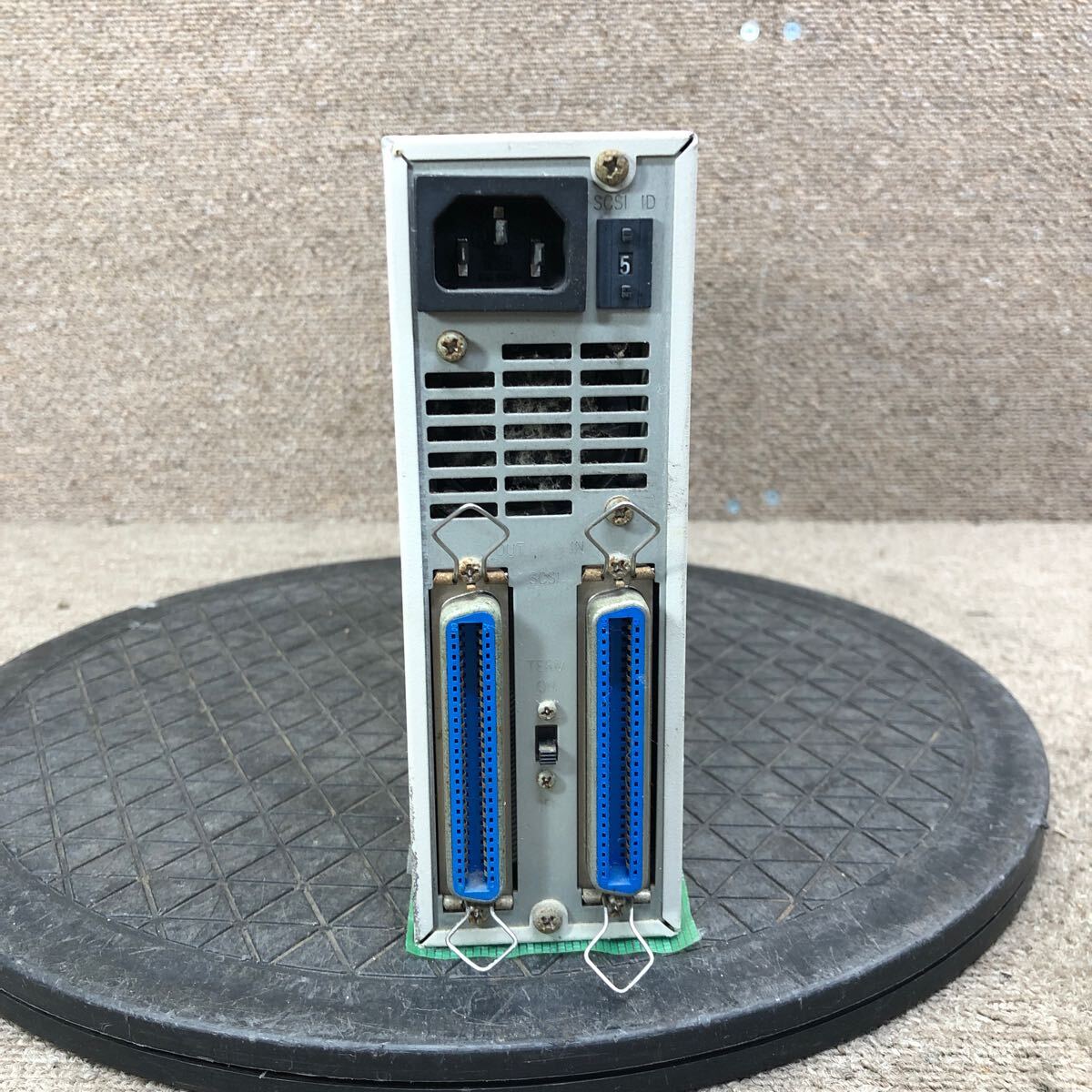 98-1606 激安 レトロPC パーツ 外付け MOドライブ 光磁気ディスクドライブ 230MB Panasonic LF-3200JA 通電.電源オン.オフok ジャンク