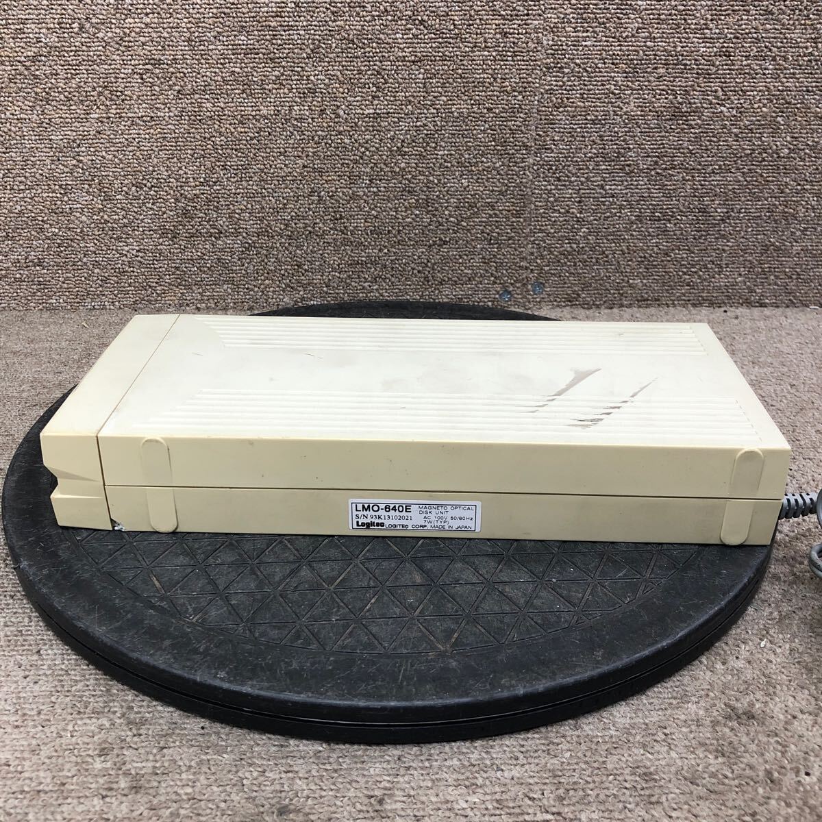98-1624 激安 レトロPC パーツ 外付け MOドライブ 640MB Logitec LMO-640E SCSI 通電.電源オン.オフok ジャンク