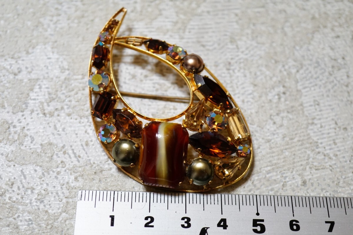 1086 海外制 ラインストーン ゴールドカラー ブローチ ヴィンテージ アクセサリー アンティーク 裝飾品