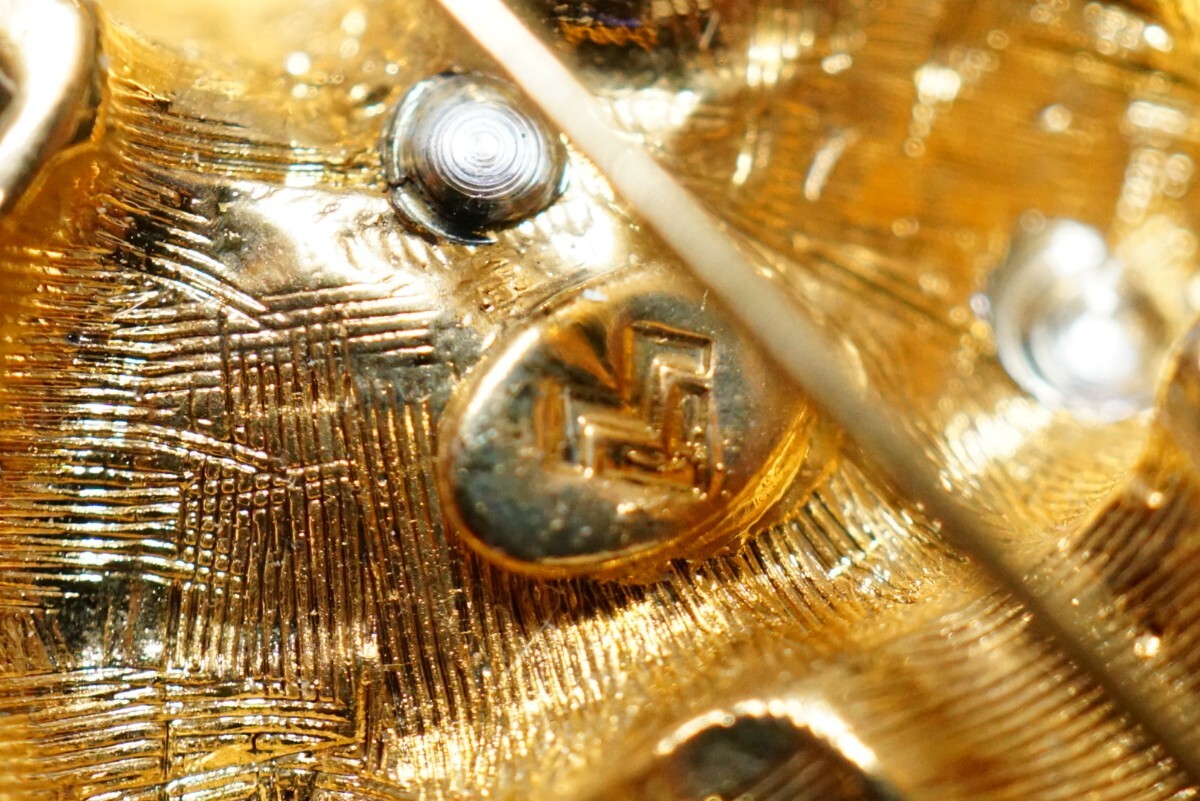 1085 за границей производства стразы животное Gold цвет брошь Vintage аксессуары античный декортивный элемент 