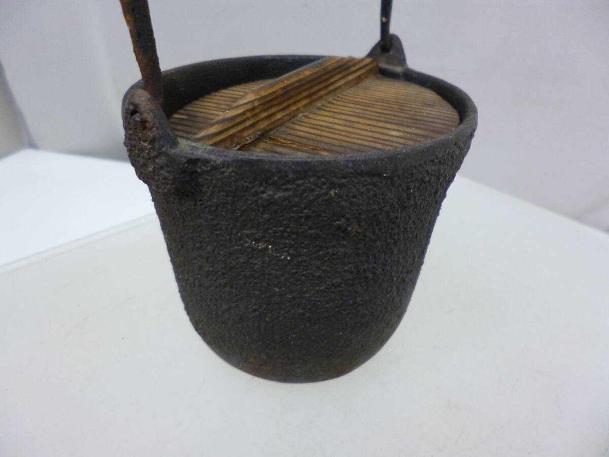 ★⑥ 南部鉄器?酒熱燗器　木蓋　口枠Ф9㎝ｘ高さ9.8㎝（蓋、持ち手は含まず）　箱、説明書なし ※中古品/サビ使用感現(xiàn)狀品■60