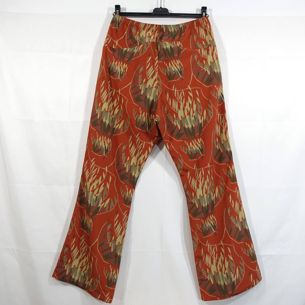 【美品】ニードルス　ボタニカル柄　イージーパンツ　Needles?。╓.U. Straight Pant - Poly Faille）　サイズＭ　オレンジ系