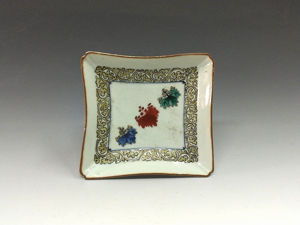 時代物/骨董名品◆◇古九谷色絵 桐唐草文 隅入 角皿 (1600年代前期) うぶだし売切り 骨董コレクターより委託品 木箱添◇◆dy15382-p