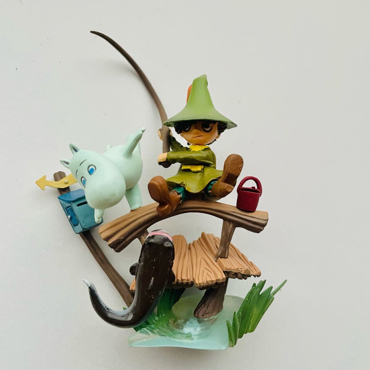 ムーミン フィギュア コレクション 海洋堂 ミニヴィネット [スナフキン大物を釣る] MOOMIN Figurineマスコット KAIYODO