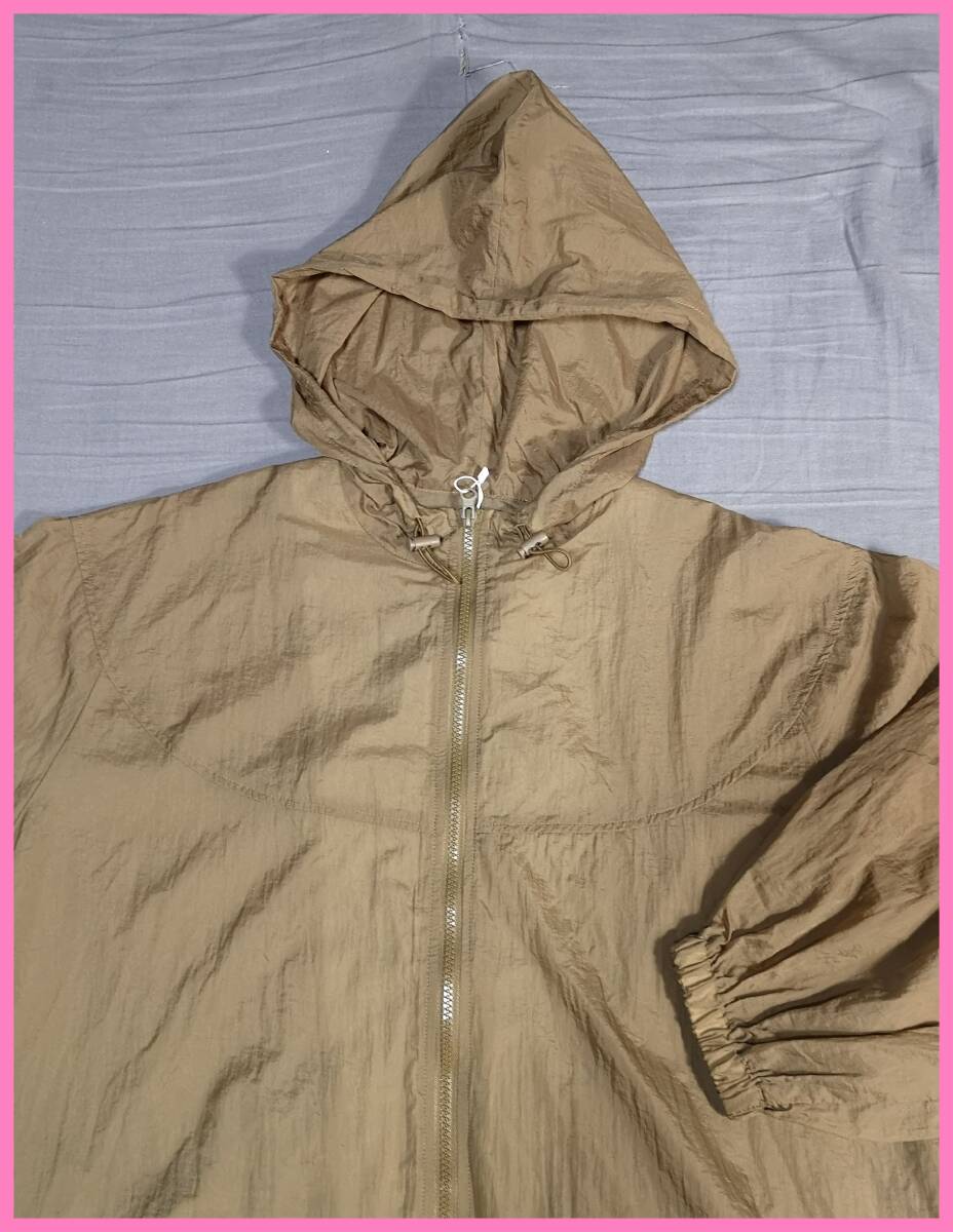 ＪＫＴ‐１１４‐４☆春秋☆サンプル品☆送料込み☆即決☆ナチュラル系☆薄手のナイロン☆Ｍ～Ｌ☆ジャケット☆ブラウン系☆ゴム☆フード