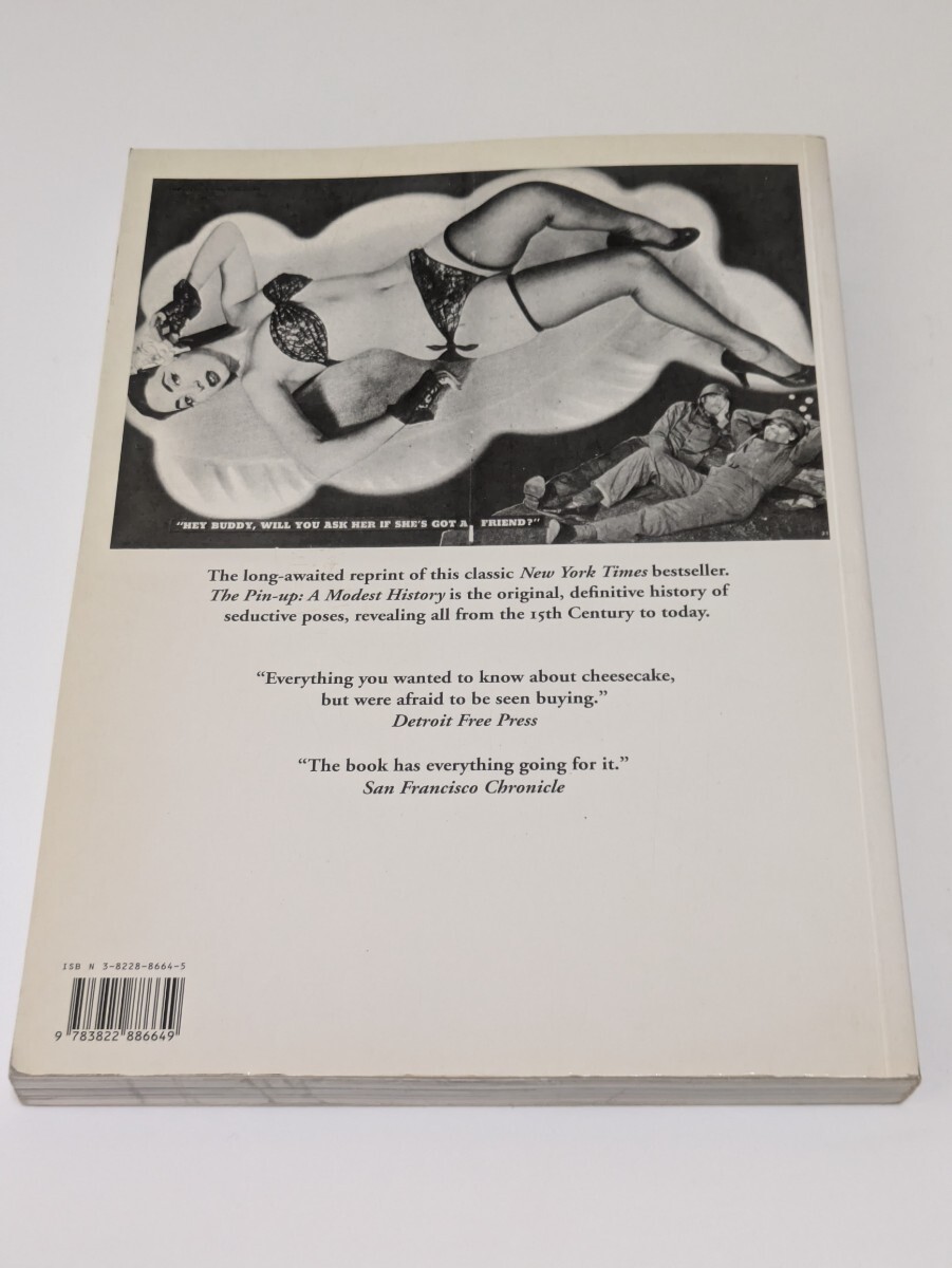 【送料無料】The Pin-up: A Modest History