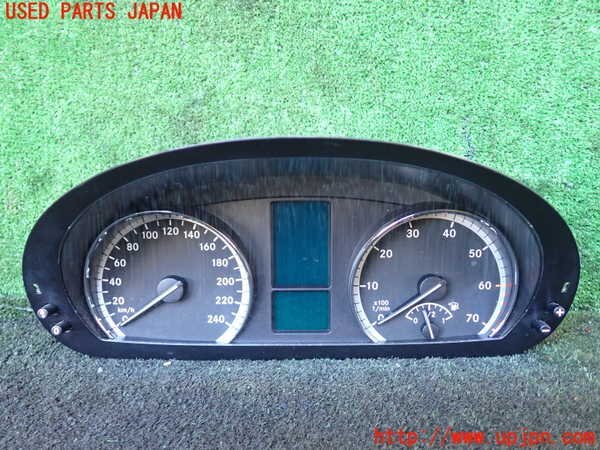 1UPJ-17476170]ベンツ V350 W639(639350T)スピードメーター 中古