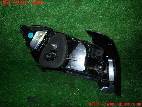 1UPJ-24201530]プジョー?208(P21HN05)右テールランプ 中古