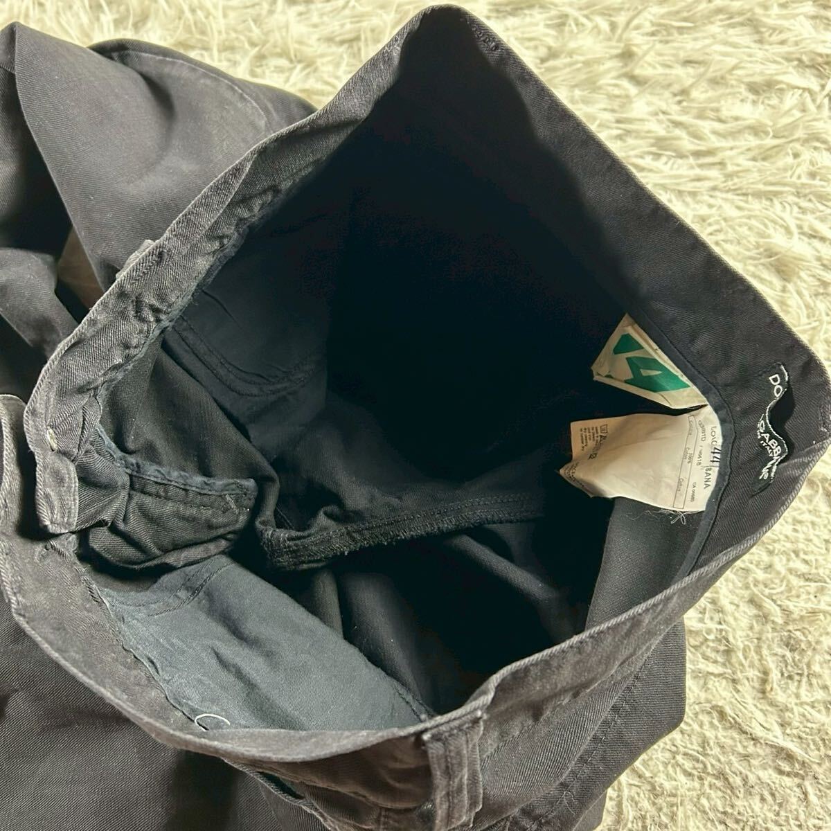 ●美品/激レア!! DOLCE&GABBANA ドルチェ&ガッバーナ ブラックデニム パンツ ジーンズ デカジップ ブランド刻印 ロゴプレート スタッズ 44