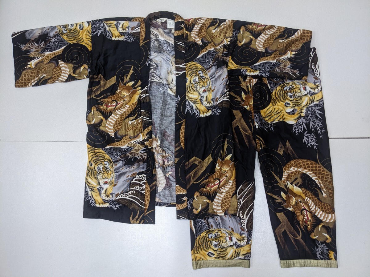 壽限無(wú) 大きいサイズ 日本制 和柄 Y2K 作務(wù)衣 和服 2點(diǎn) 2枚 上下 セットアップ 龍 虎 総柄 ロング丈 法被 羽織 半纏 イージー パンツ 604