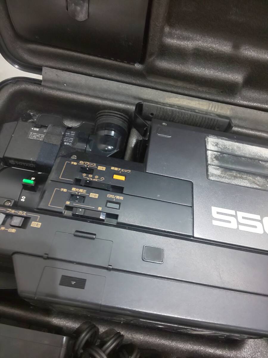 68462★中古 日立 HITACHI MASTACS MOVIE 550 カラービデオカメラ VM-550_画像3