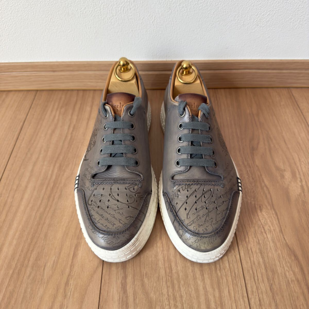  ограничение обычная цена 25.1 десять тысяч иен Berluti Play время kali graph .-sklito кожа спортивные туфли 6.5 серый pa чай n low cut стандартный товар 