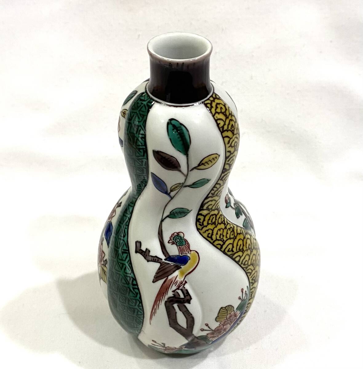 九谷焼　二代徳田八十吉　古九谷敬慕　捻瓢形徳利　一対　① 二代徳田八十吉 作『古九谷敬慕 捻瓢形徳利 一対』 買取価格相場