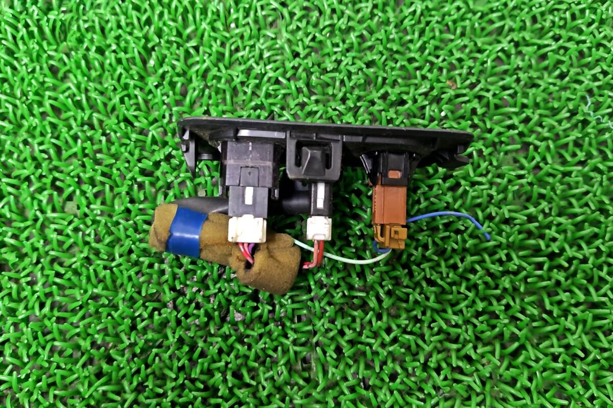 ★送料600円　617　日産 ノート E11 純正　インパネセンサー ダッシュボード センサー パネル_画像3