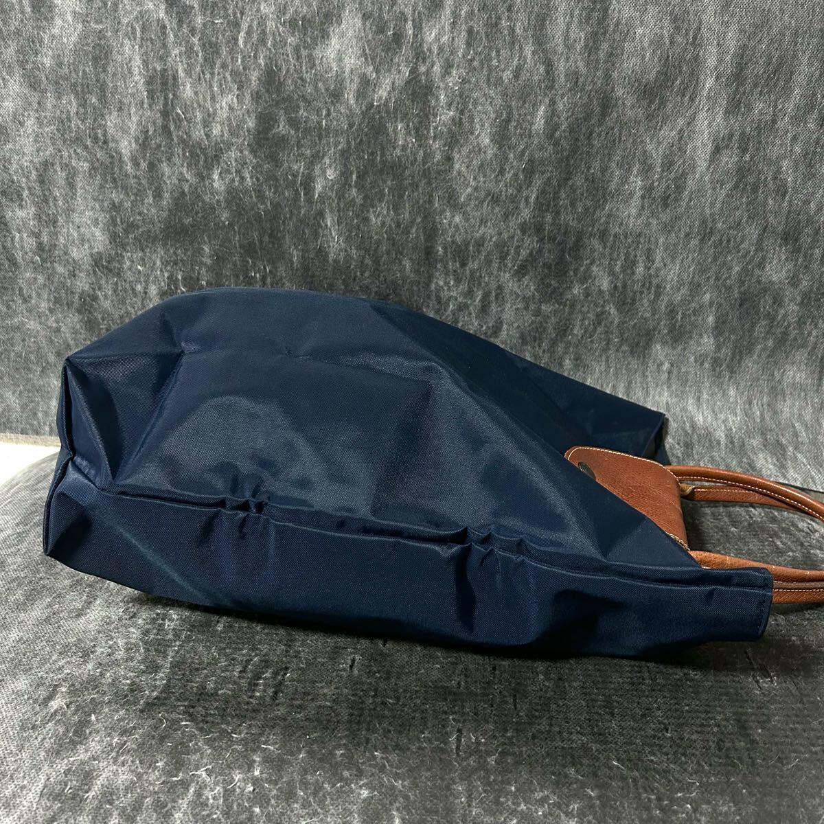 LONGCHAMP ロンシャン トートバッグ　 ハンドバッグ　折りたたみ　縦型　 ナイロン　ネイビー?。?06