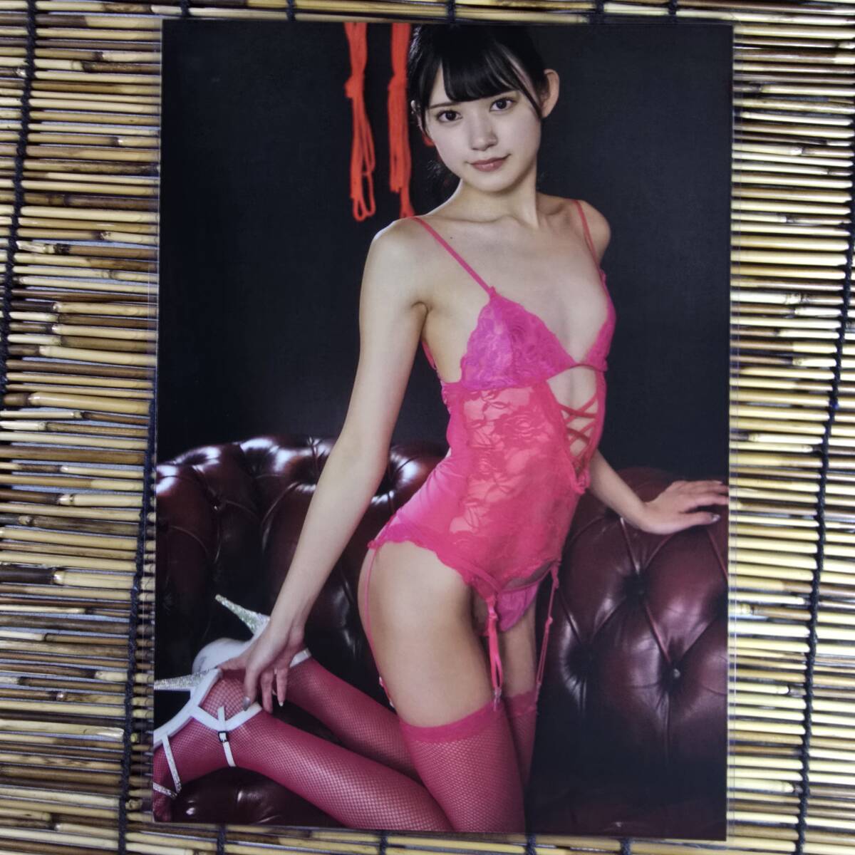 【高品質(zhì)厚手１５０μラミネート加工??掛うみ 水著 B5 雑志（寫真集）切り抜き4ページ【グラビアアイドル】l21　AV女優(yōu)