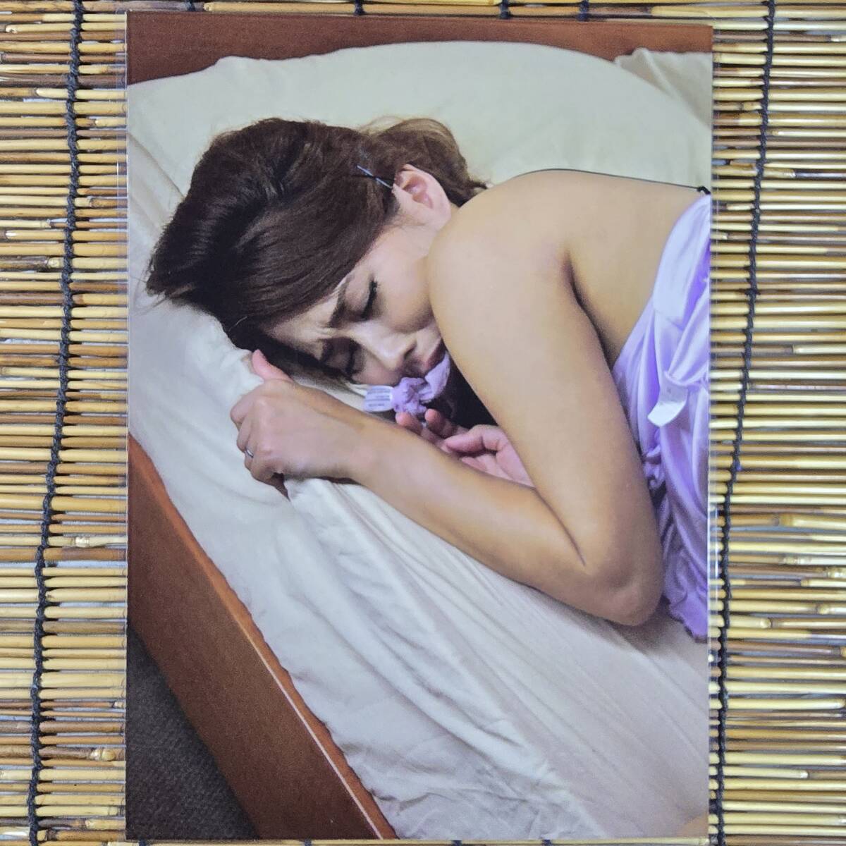 【高品質(zhì)厚手１５０μラミネート加工】通野未帆 水著 B5 雑志（寫真集）切り抜き4ページ【グラビアアイドル】l31　AV女優(yōu)
