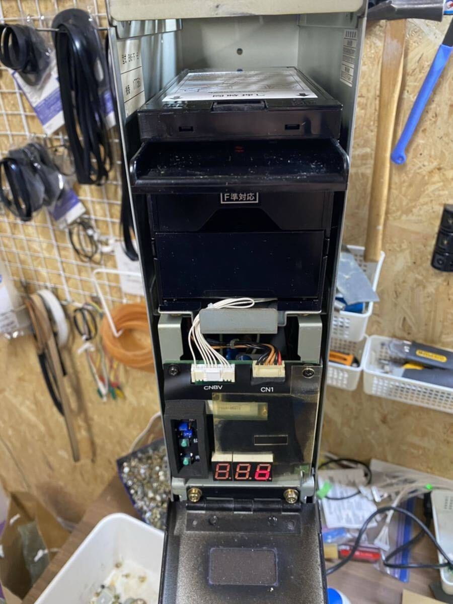 令和6年新紙幣対応サンド型両替機 千円→100円