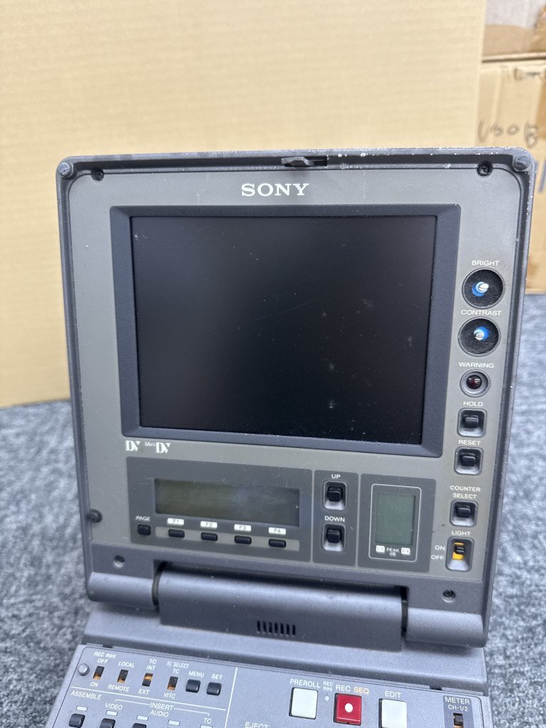 【183292】SONY ソニー DVCAMレコーダー DSR-70A ポータブルレコーダー ジャンク 現(xiàn)狀品 部品取りなどに