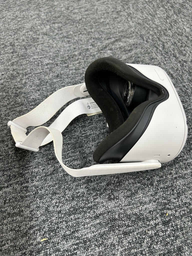 KW170634 OCULUS Quest2 VR корпус принадлежности нет 