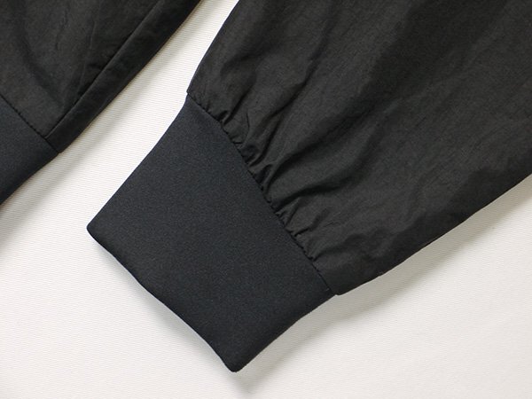 OAKLEY　オークリー　ナイロンジャケット　正規(guī)品　412819　Enhance Wind Warm Mil Jacket　ブルゾン　XLサイズ　ロゴプリント