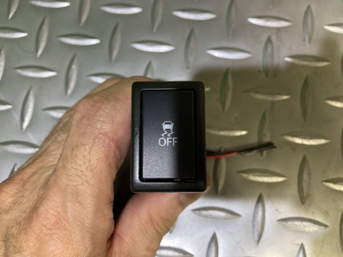 ★スズキ スペーシア★DBA-MK32S トラクションコントロールOFF スイッチ プッシュスイッチ 正常動作品<送料400円>管24475_画像1