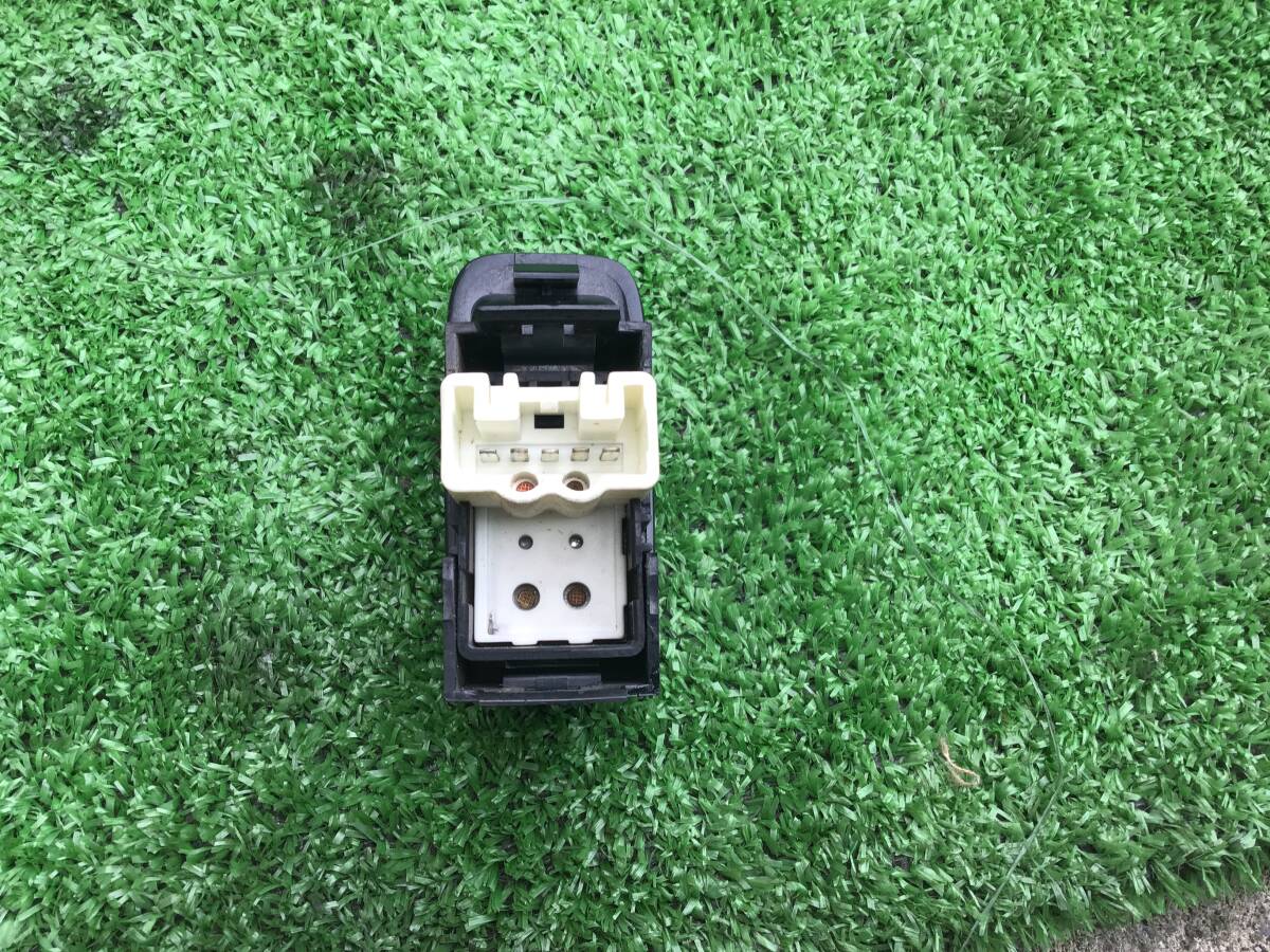 送料￥600　AE101　カローラレビン　GT-Z　5MT　パワーウィンドウスイッチ　助手席側　　　　_画像3