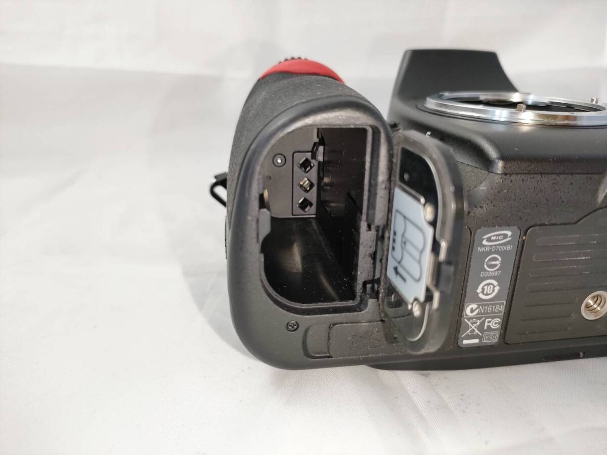 Nikon D700 ニコン デジタル一眼レフカメラ ボディ　バッテリー　チャージャー付き
