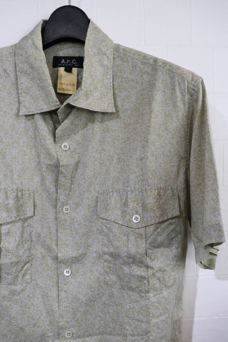 即決 2000年代初頭 A.P.C. アーペーセー フランス制 フラップポケット付き ボックス型 短丈 半袖総柄シャツ メンズ2 ベージュグレー系