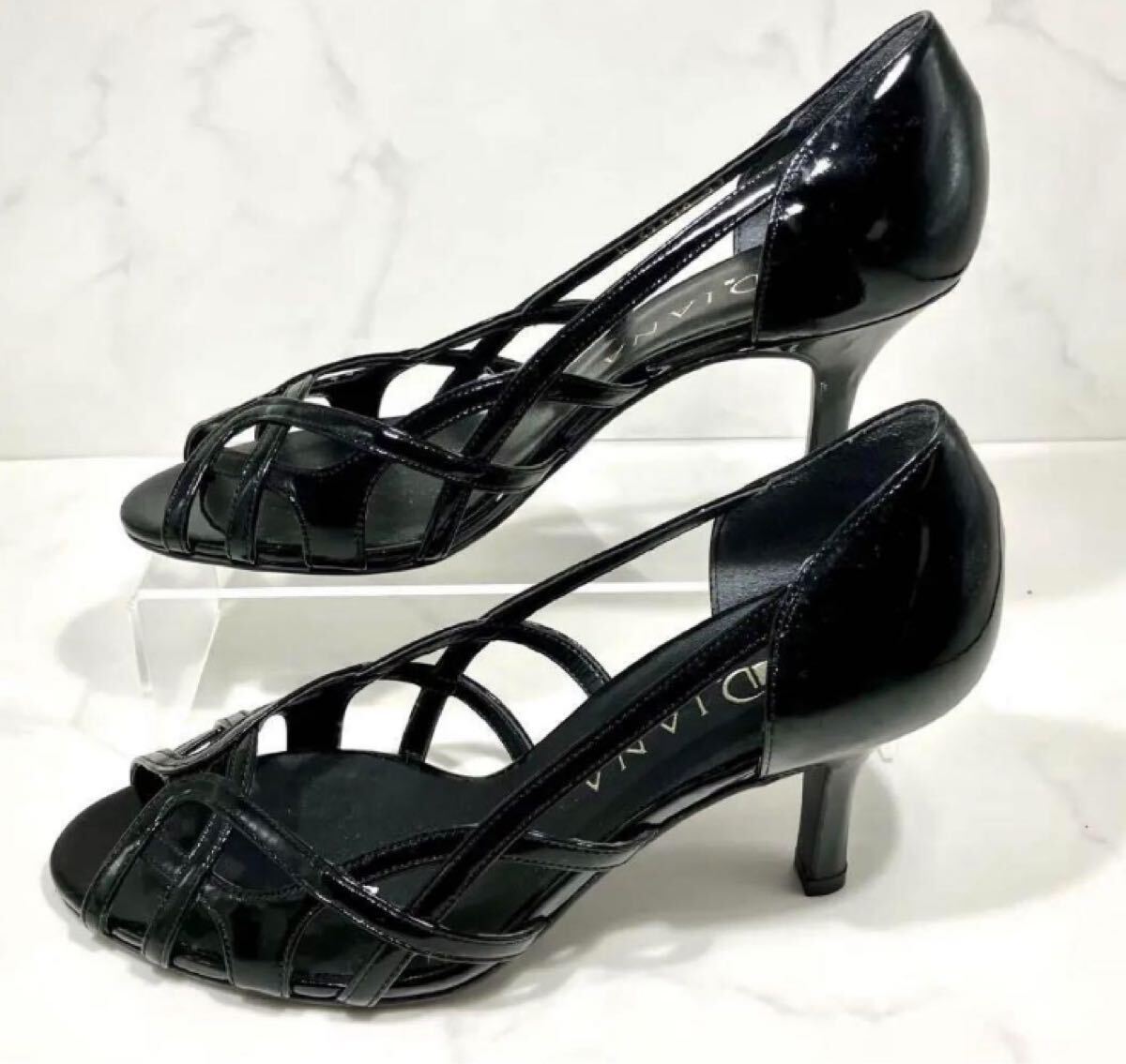 【極美品】DIANA ダイアナ デザイン エナメルサンダル パーティーパンプス オープントゥ ピンヒール ミュール 黒 ブラック 23.0cm