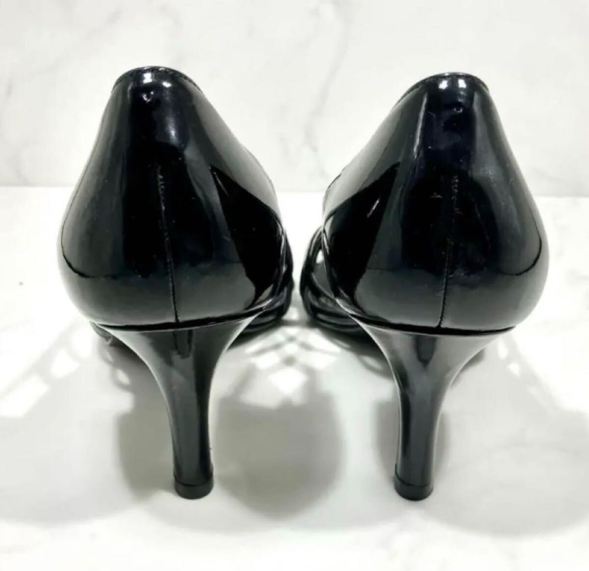 【極美品】DIANA ダイアナ デザイン エナメルサンダル パーティーパンプス オープントゥ ピンヒール ミュール 黒 ブラック 23.0cm