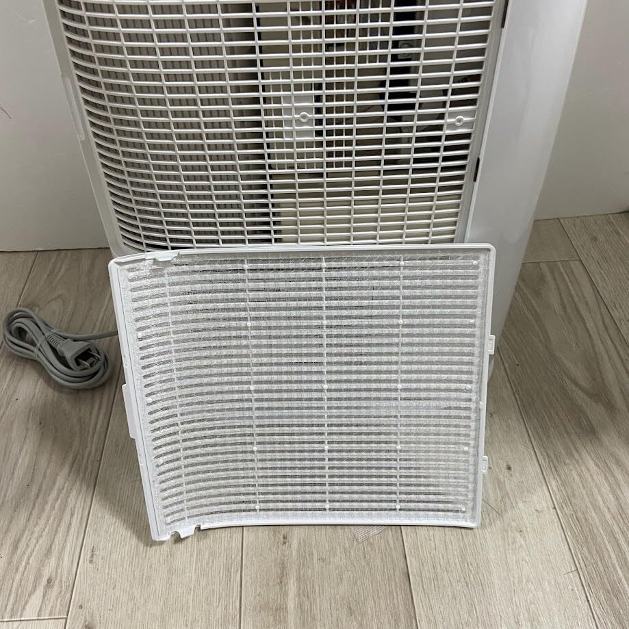【AJ】Panasonic F-YZUX60-S 衣類(lèi)干燥除濕機(jī) ナノイー搭載 デシカント方式 ~14畳 シルバー 0608-B08YYLXRJ6-3300-13800 ★