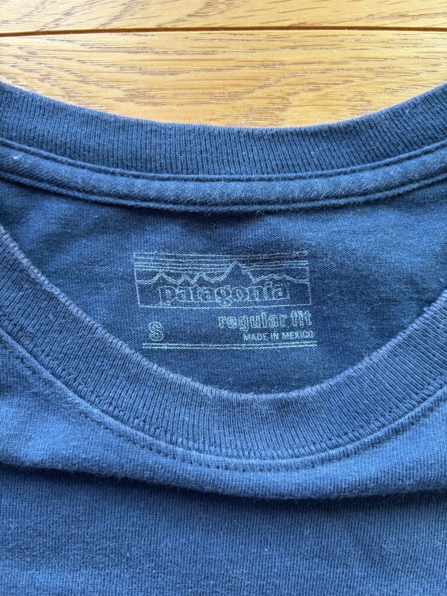patagonia パタゴニア Tシャツ 半袖 古著 ネイビー S　プリントTシャツ