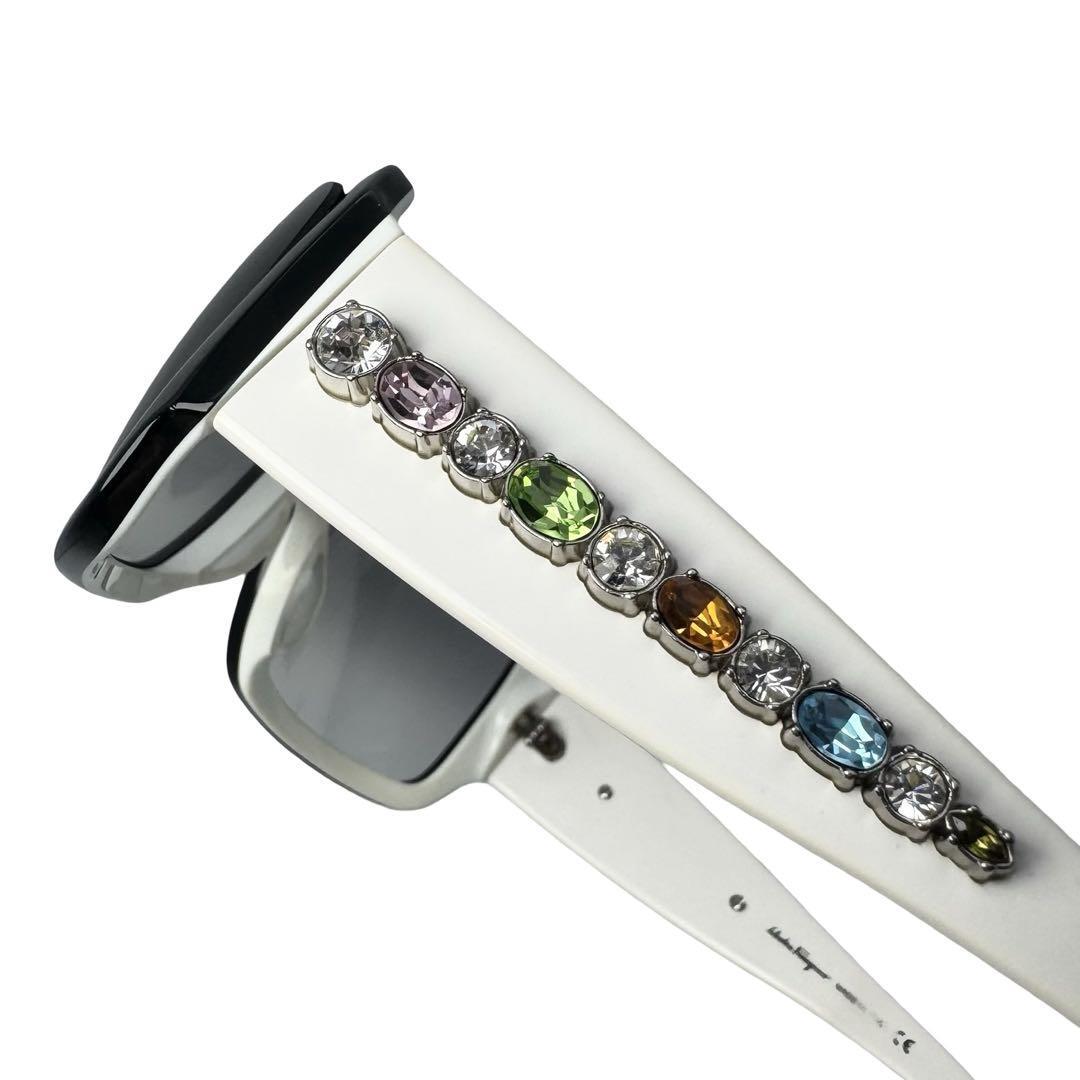 ★1円スタート★ Salvatore Ferragamo フェラガモ ラインストーン サングラス レディース ホワイト ブラック_画像4